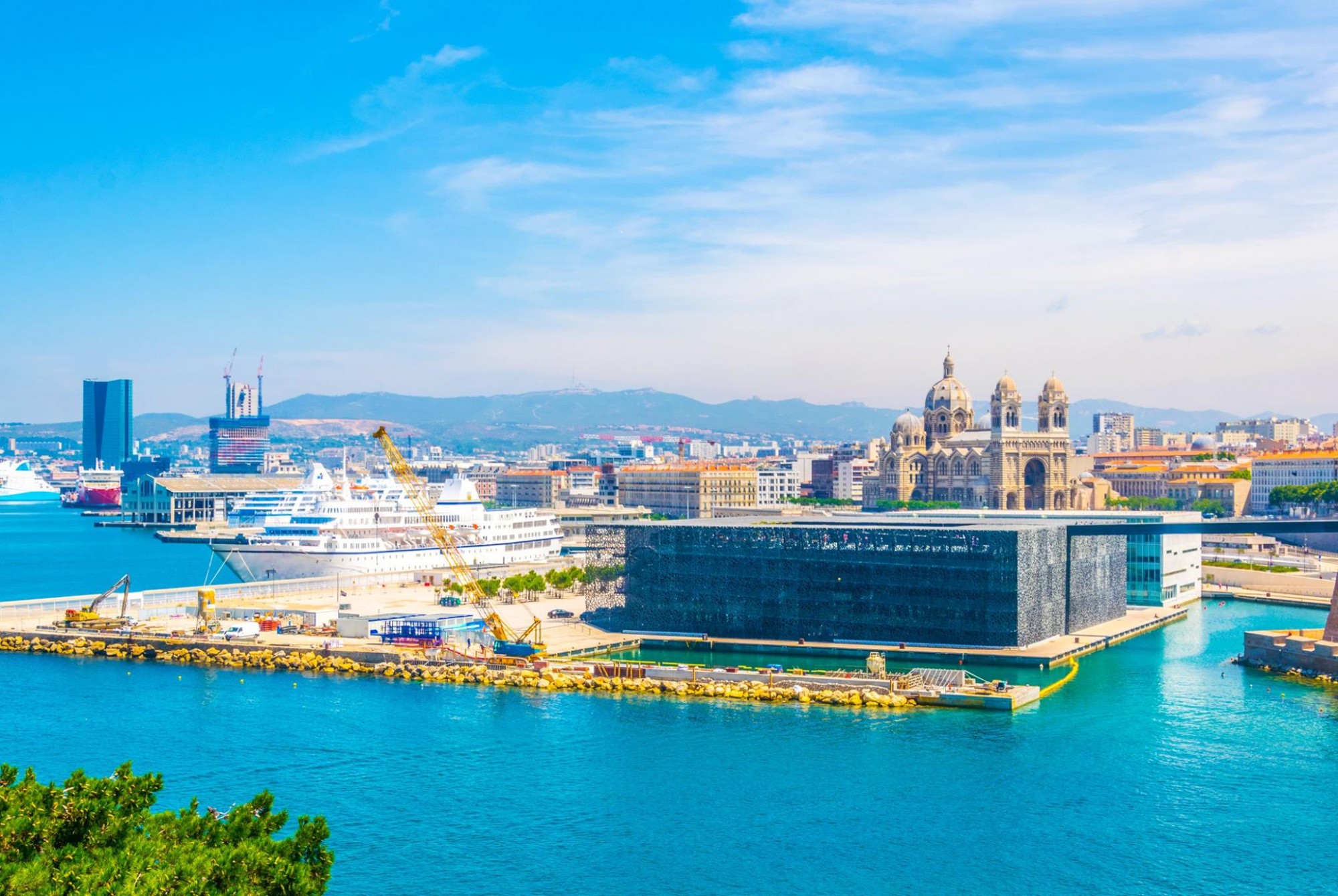 Deuxième ville la plus peuplée de France, Marseille est dixième en termes de prix immobiliers.