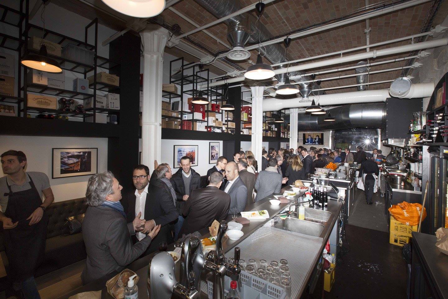  Le Club Immobilier Marseille Provence célèbre le passage vers la nouvelle année au Comptoir des Docks (Les Nouvelles Publications, 29 janvier 2016)